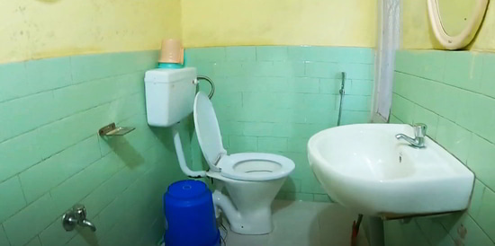 YHAI Darjeeling Bathroom